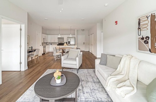 Willow Springs Apartment | Landing | Spectacular 2BD, Clubhouse, Pool