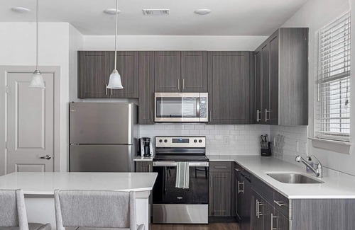 Pflugerville Apartment | Landing | Spectacular 1BD, Courtyard, Game Room