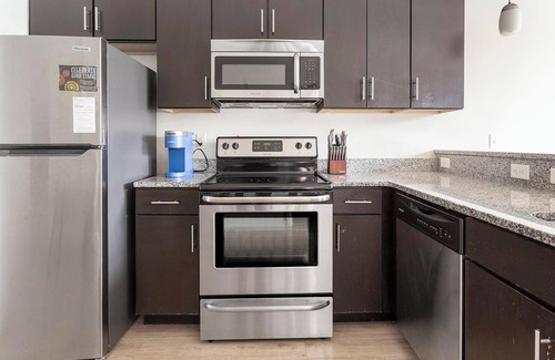 Richmond Apartment | Landing | Spectacular 1BD, Gym