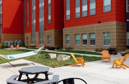 Richmond Apartment | Landing | Spectacular 1BD, Gym