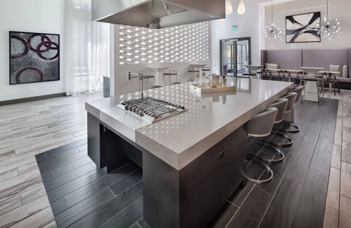 Central Business District Apartment | Landing | Spectacular 1BD, Gym, Rooftop Lounge