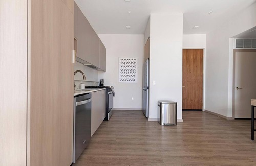 Spring Valley Apartment | Landing | Spectacular 2BD, Gym, Pool