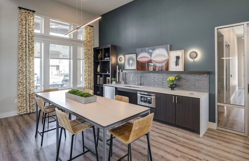 Fate Apartment | Landing | Spectacular 2BD, Clubhouse, Gym