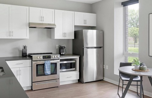 Nashville Apartment | Landing | Spectacular Studio, Courtyard, Gym