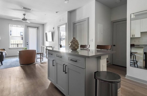Springfield Apartment | Landing | Stunning 1BD, Courtyard, Pool