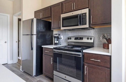Summerville Apartment | Landing | Stunning 1BD, Yoga Studio, Gym