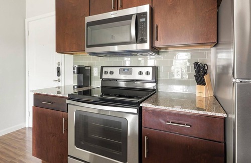 Austin Apartment | Landing | Stunning 1BD, Gym, Clubhouse
