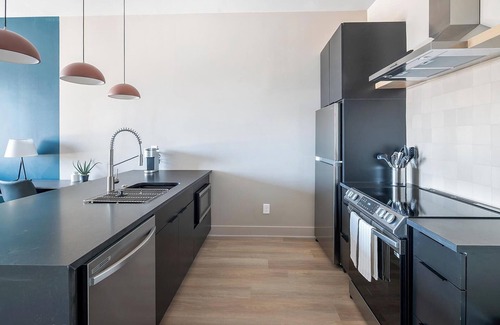 Inglewood Apartment | Landing | Stunning 1BD, Rooftop Lounge