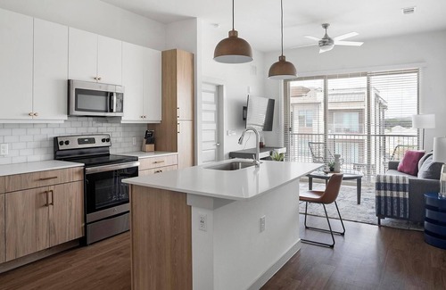 Austin Apartment | Landing | Stunning 1BD, Yoga Studio, Clubhouse
