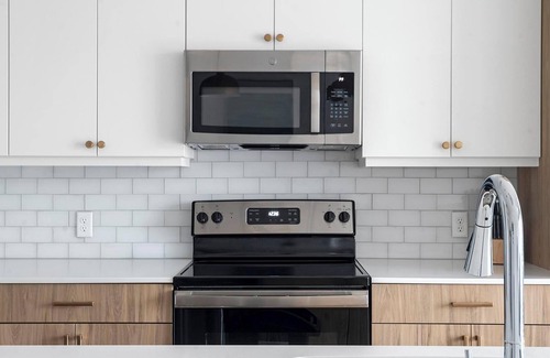 Austin Apartment | Landing | Stunning 1BD, Yoga Studio, Clubhouse