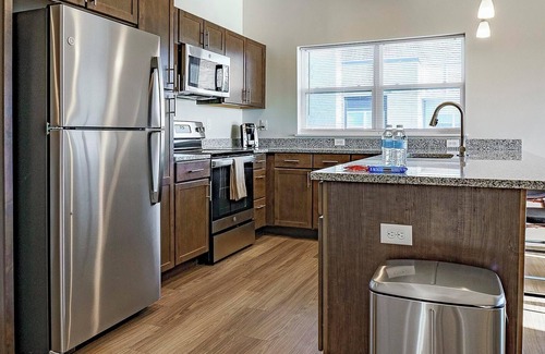 Cartersburg Apartment | Landing | Stunning 2BD, Gym, Courtyard