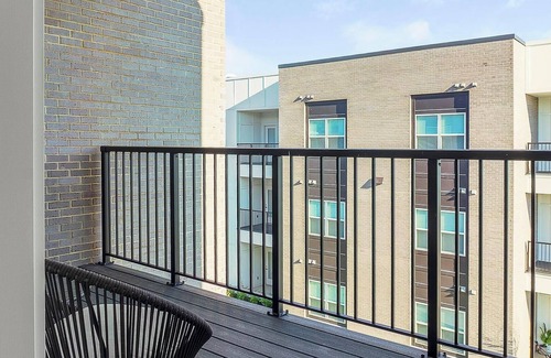 Cartersburg Apartment | Landing | Stunning 2BD, Gym, Courtyard