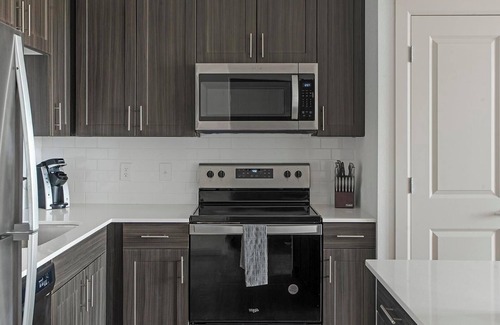 Pflugerville Apartment | Landing | Stunning 2BD, Pool, Gym