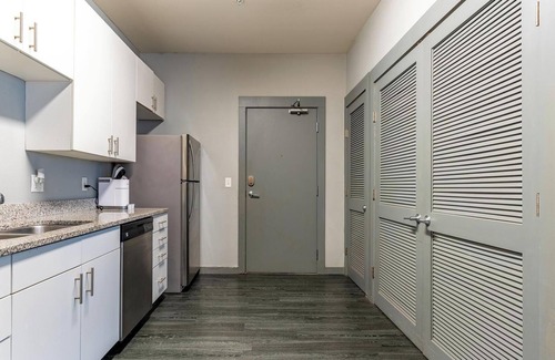 University District Apartment | Landing | Stunning 2BD, Game Room, Clubhouse