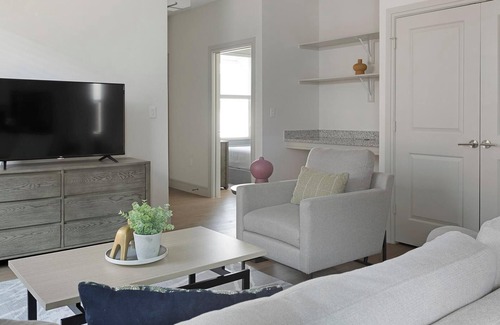 Tarrant County Apartment | Landing | Stunning 2BD, Yoga Studio, Gym
