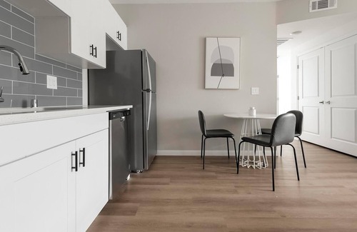 Townsite Apartment | Landing | Stunning 2BD, Pool, Rooftop Lounge