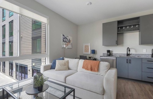 Fort Collins Apartment | Landing | Stylish 1BD, Rooftop Lounge, Clubhouse