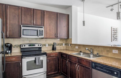 Irving Apartment | Landing | Stylish 1BD, Courtyard, Pool