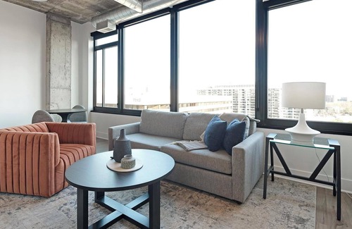 Baileys Crossroads Apartment | Landing | Stylish 1BD, Game Room, Gym