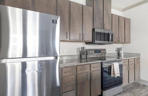 Manor Apartment | Landing | Stylish 1BD, Gym, Clubhouse