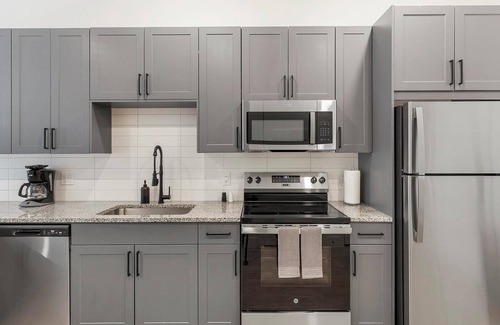 Denton Apartment | Landing | Stylish 1BD in Denton