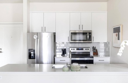 Homestead Apartment | Landing | Stylish 2BD, Gym