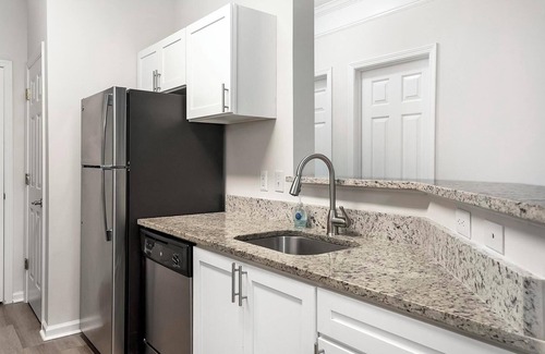 Summerville Apartment | Landing | Stylish 2BD, Gym