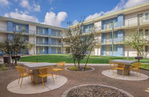 Goodyear Apartment | Landing | Stylish Studio, Game Room, Gym