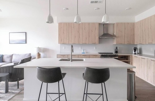 Crestline Heights Apartment | Landing | Stylish 1BD, Gym, Pool