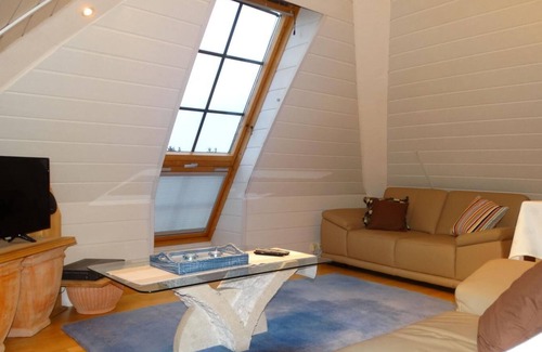Wyk auf Foehr Apartment | Landjägerhaus apartment 5, close to the beach and in a quiet location. Family-friendly OG + DG