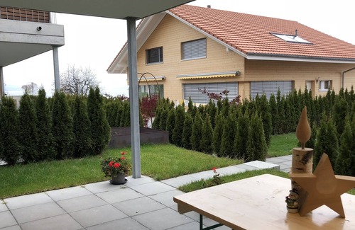 Leissigen Apartment | Landscapes with Lake and mountains