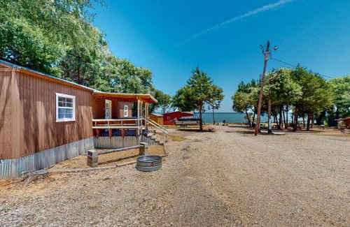 Seven Points Hotel | Landyn's Lakeside Lodge