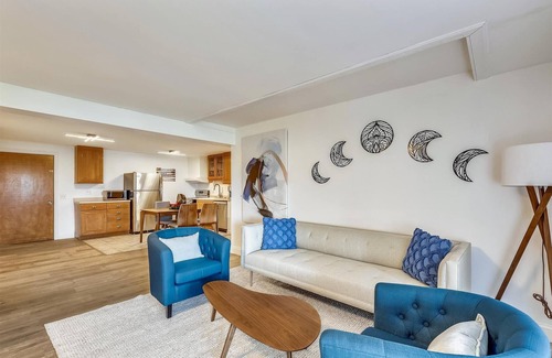 Stowe Hollow Apartment | Lang Farm Mountain View: 2 br w/wood stove & views!