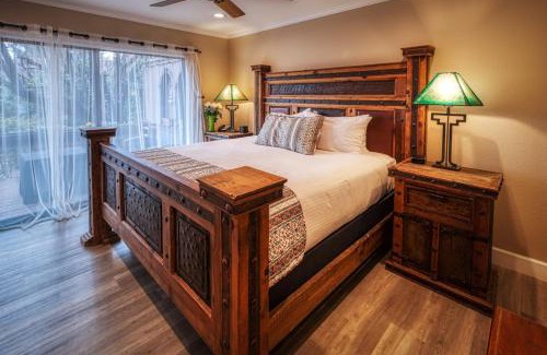 West Sedona Hotel | Lantern Light Inn - Romantic Getaway