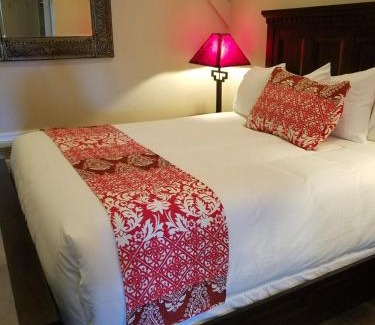 West Sedona Hotel | Lantern Light Inn - Romantic Getaway