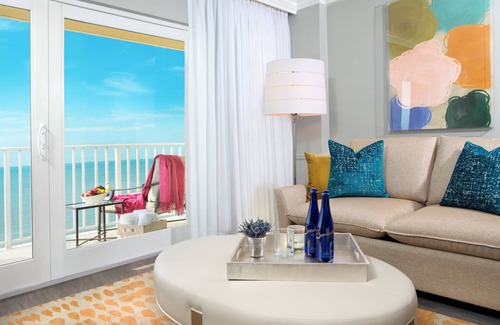 Vanderbilt Beach Resort | LaPlaya Beach & Golf Resort - A Noble House Resort
