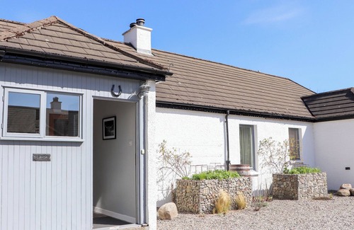 Newtonmore Cottage | LARCH, pet friendly, character holiday cottage in Newtonmore