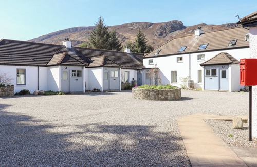 Newtonmore Cottage | LARCH, pet friendly, character holiday cottage in Newtonmore