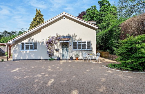 Bath Cottage | Larchmont Lodge - newly renovated with parking