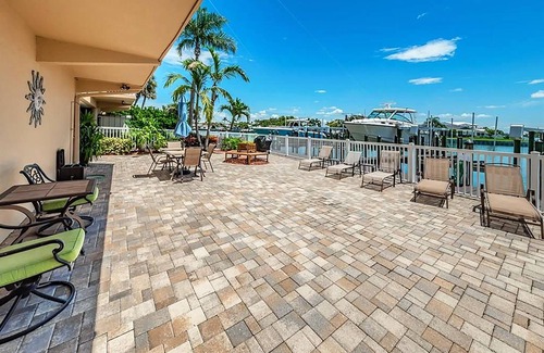 Capri Isle Condo | Large 1 Bed, 1 Bath, On Intercoastal