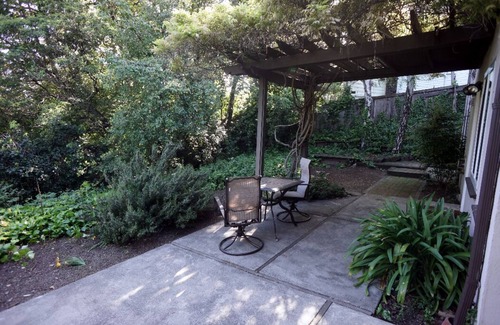 Berkeley Apartment | Large 1 Bedroom With Fireplace