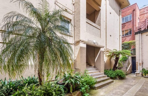 South Yarra Apartment | Large 1B South Yarra