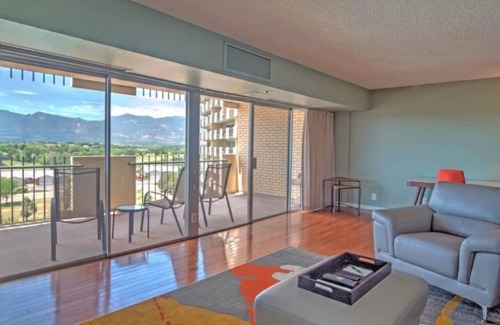 Southeast Colorado Springs Condo | Large 2 bedrooms w/west facing mountain views