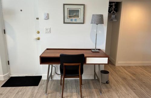 Upper Lonsdale House | Large 2 bedroom private suite !