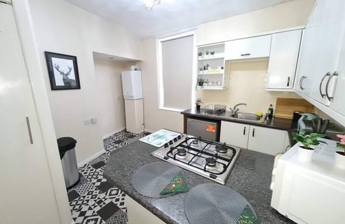 Wallsend Apartment | Large 3 Bed Flat, Free Parking