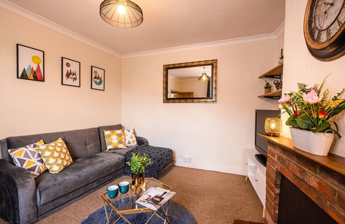 Stuppington House | Large 3 Bed House with Garden/Parking