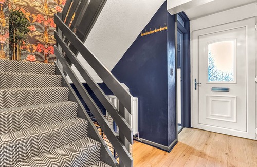 Birmingham House | Large 4 Bedroom House - Sleeps 10 - City Centre - Families, Groups & Contractors