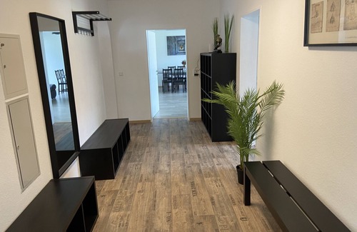 Marienloh Apartment | Large 4 room accommodation + own parking spaces