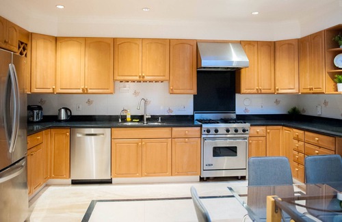 Outer Sunset House | Large 5 Bedroom House! 2 Baths with free parking & view! near Golden Gate Park