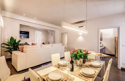 Rione V Ponte Apartment | Large 5 rooms apartment , in the very historical city centre of Rome